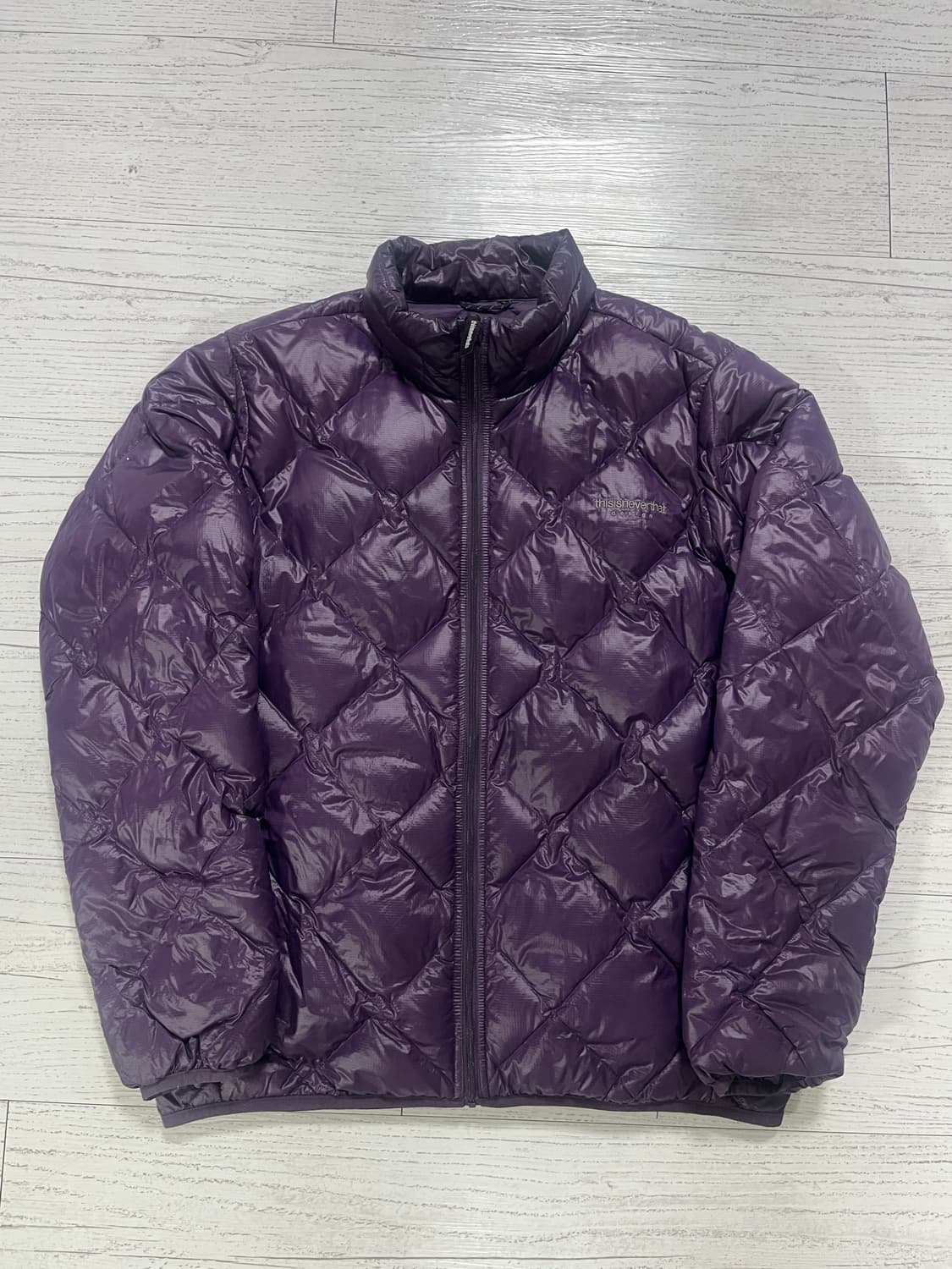 디스이즈네버댓 울트라라이트 다운 재킷 퍼플 상품이미지1