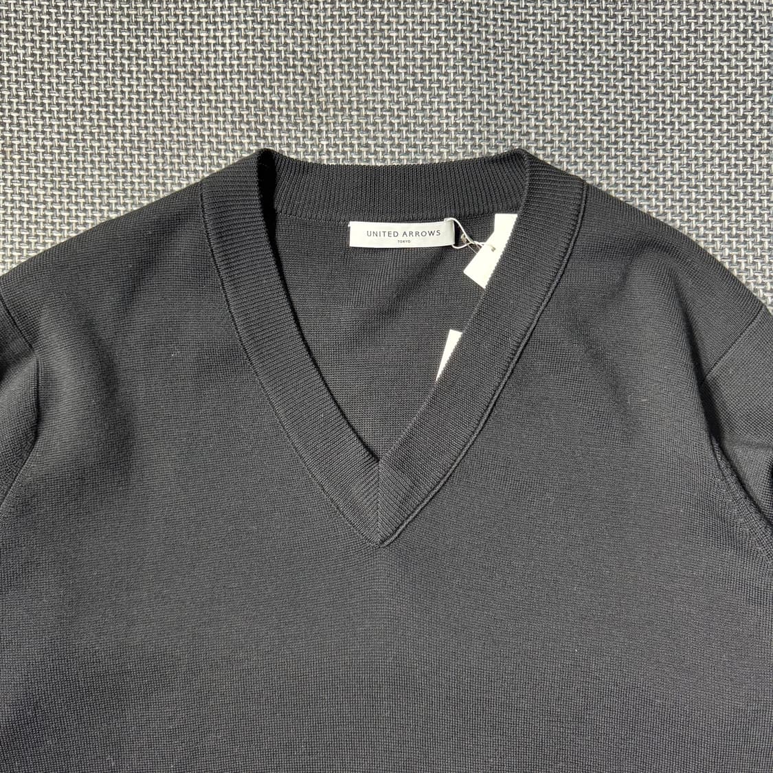 유나이티드 애로우즈 브이넥 니트 블랙 ( XL/OLD-8314 ) 상품이미지2