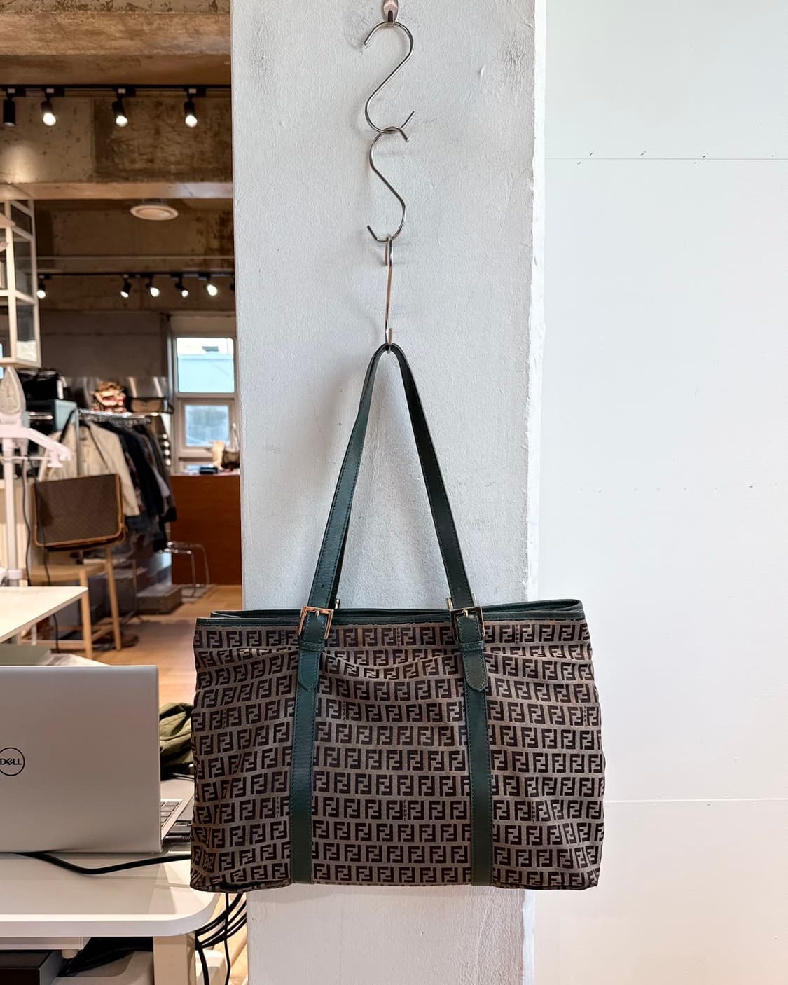 펜디 브라운 그린 주카 토트백  상품이미지3