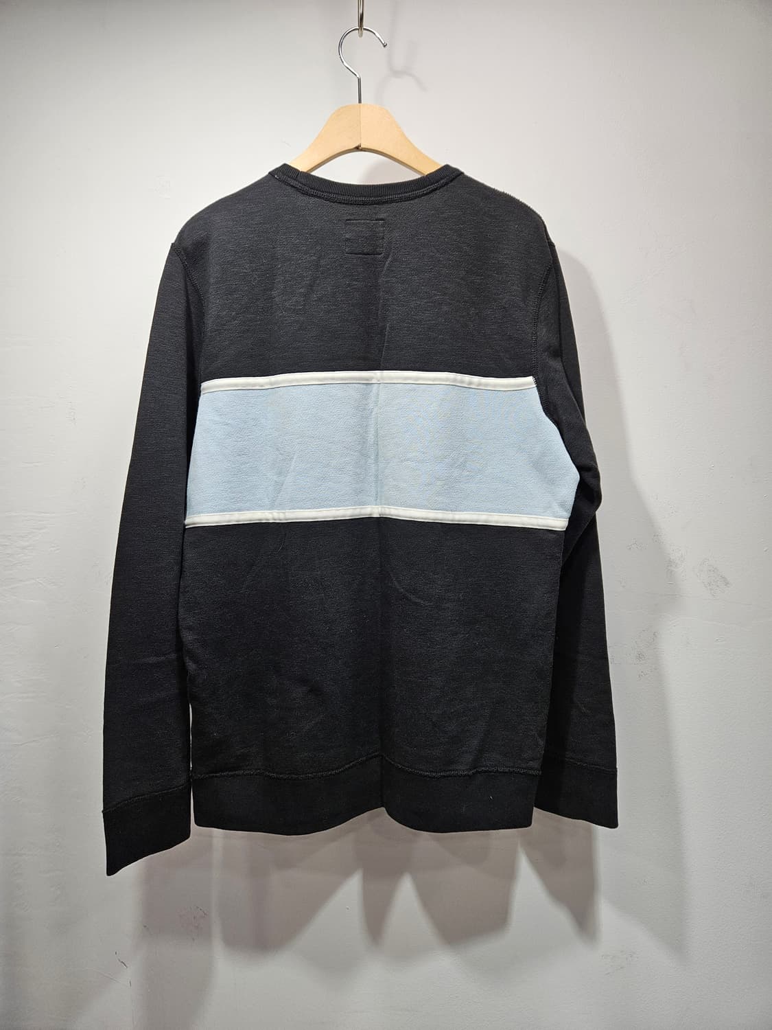 아베크롬비 블랙 로고 맨투맨 기모 티셔츠 M 상품이미지9