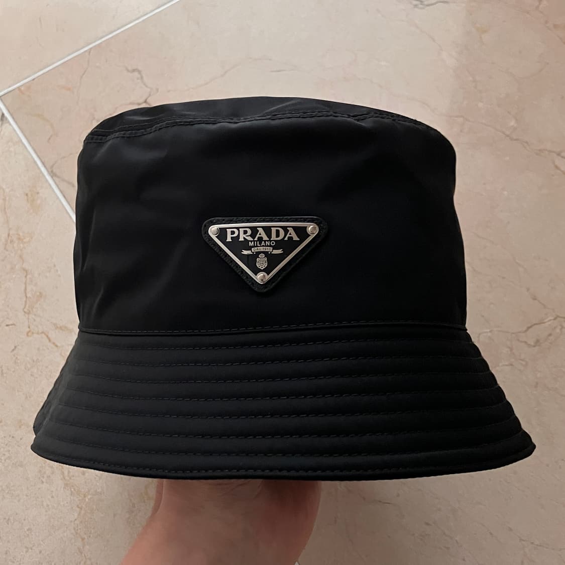 프라다 리나일론 버킷햇 L 상품이미지2