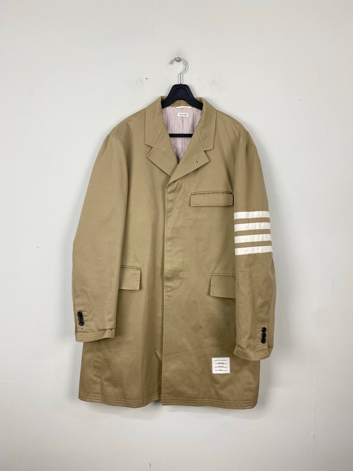 톰브라운 사선완장 체스터필드 코트 (MOU543A) 상품이미지1