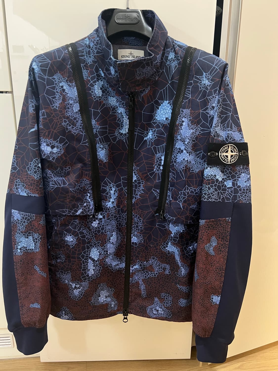 스톤아일랜드 화이트와펜 리액티브자켓 L (새상품,한정판) 상품이미지1