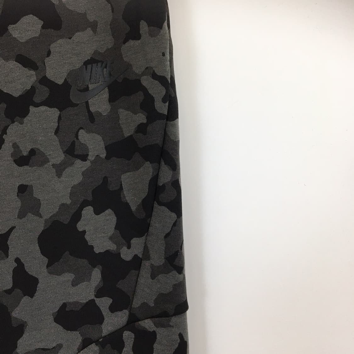나이키 테크팩 카모 조거팬츠 30 인치 밴딩  상품이미지2