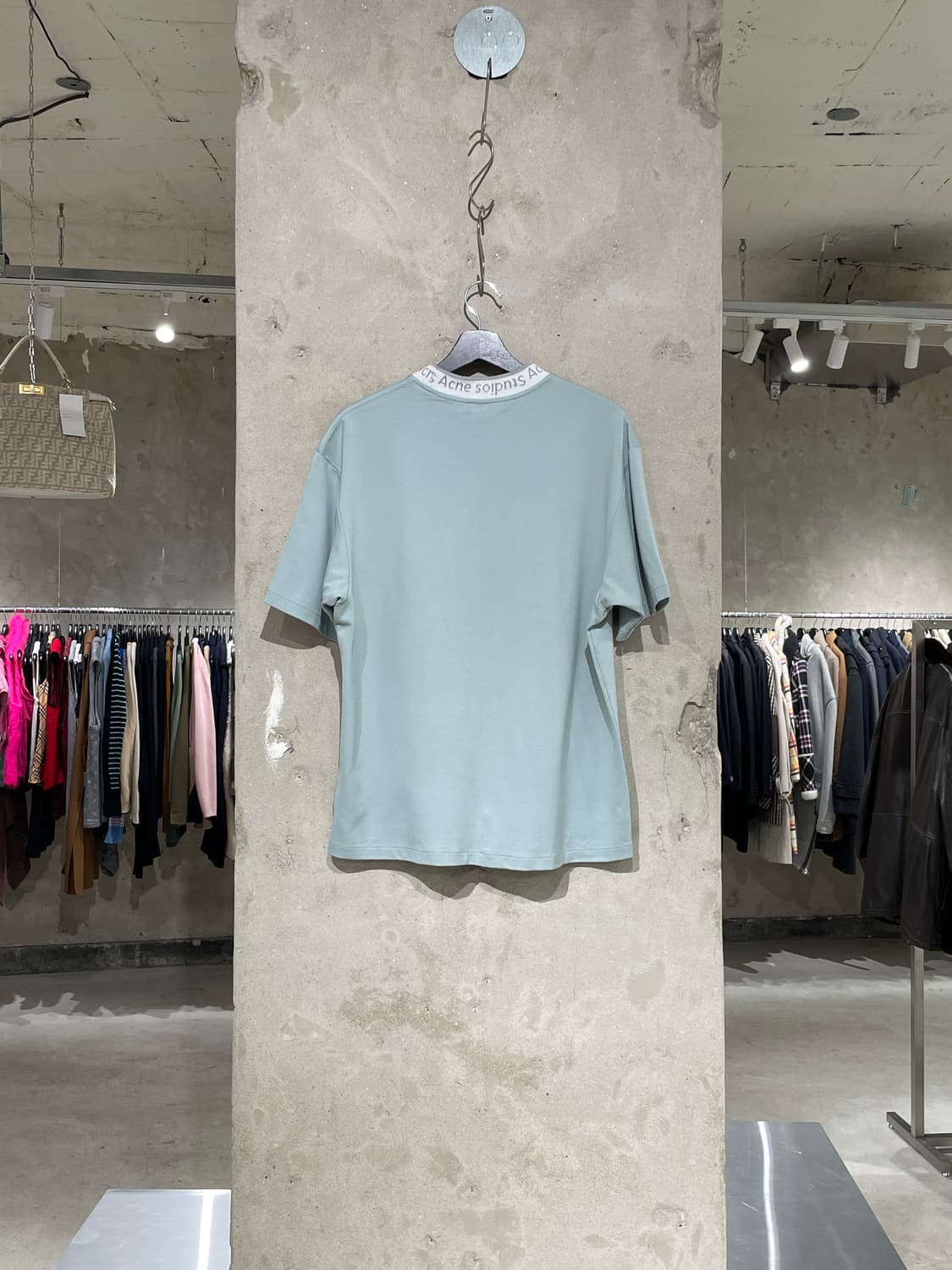 아크네 스튜디오 민트 나비드 넥 로고 하프티 상품이미지6