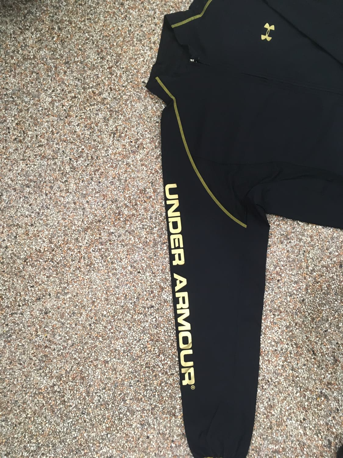 언더아머 바람막이 상품이미지2