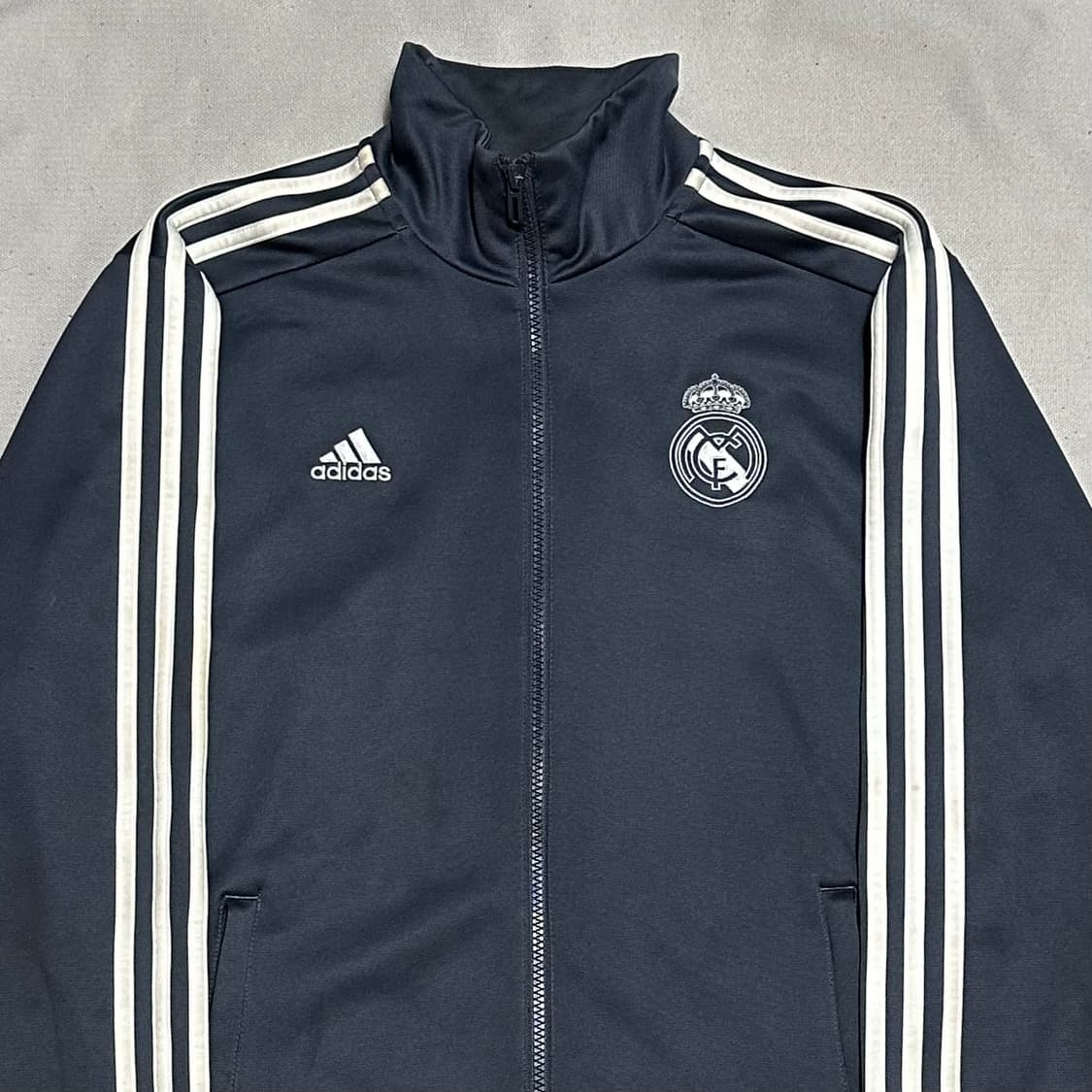 105 아디다스 레알 마드리드 그레이 트랙탑 상품이미지1