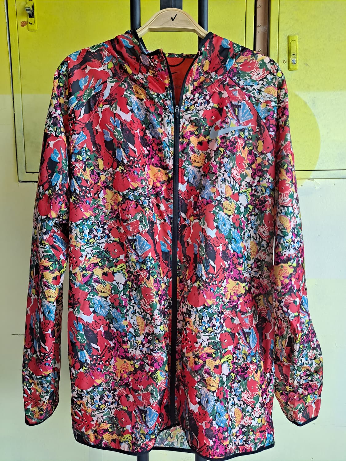 나이키 바람막이 플라워 패턴 상품이미지1