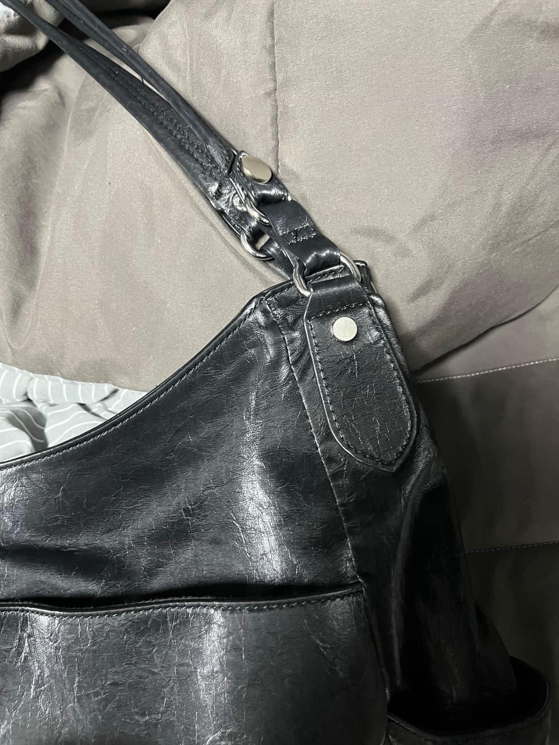 일리고 트러커 토트백 블랙 상품이미지4