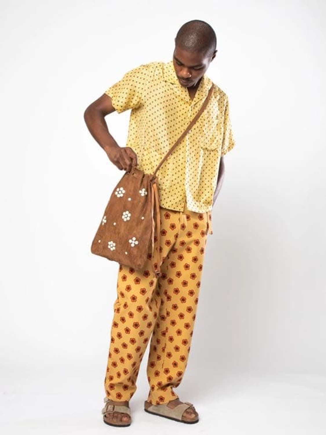 BODE 보디 스웨이드 플라워 숄더백 Bode Pearly Cinched 상품이미지10