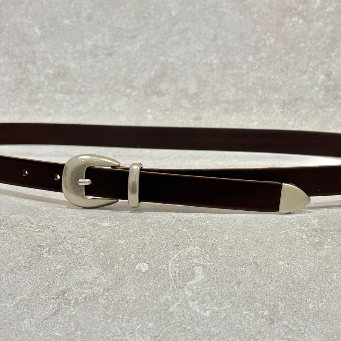 Oribell 라운드 볼드 버클 이탈리아 소가죽 웨스턴 벨트 브라운 상품이미지3