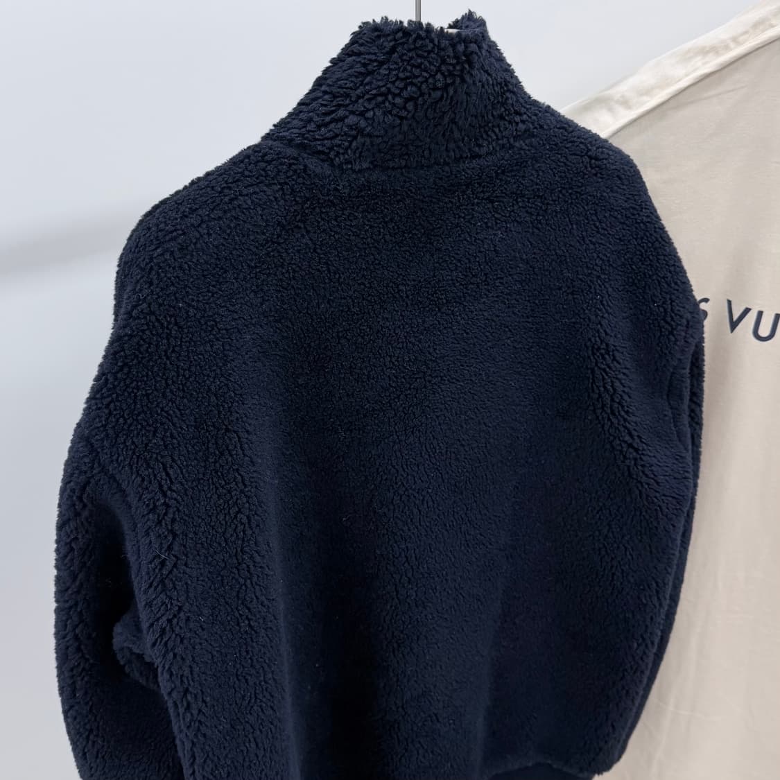 [S+급/L] 25FW 루이비통 레더패치 플리스 블루종 자켓 상품이미지7