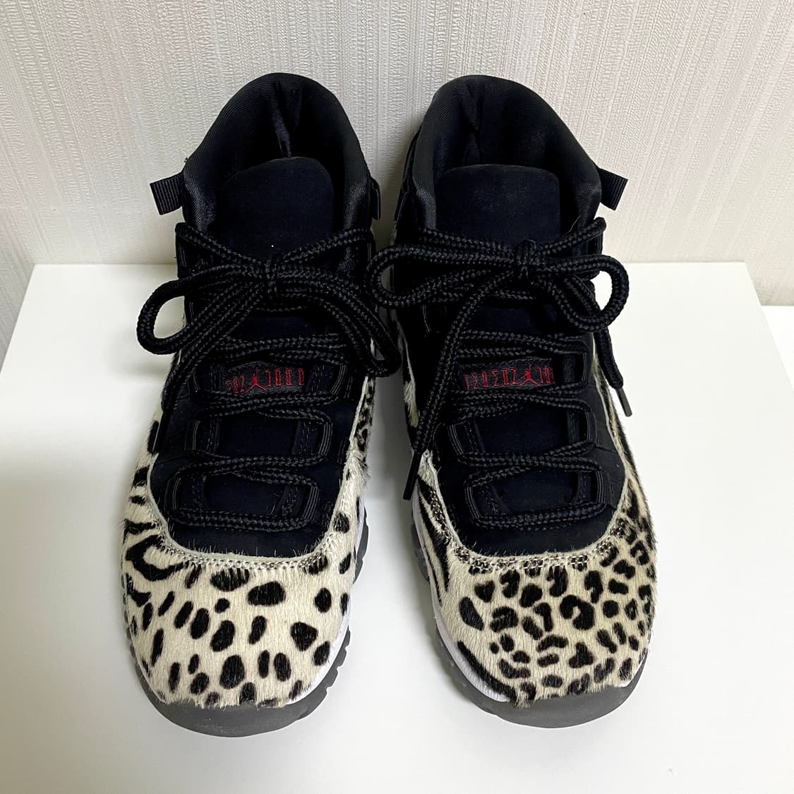 [uk4.5] 상태최상 235-240 조던 송치 레오파드 화이트 농구화 상품이미지1