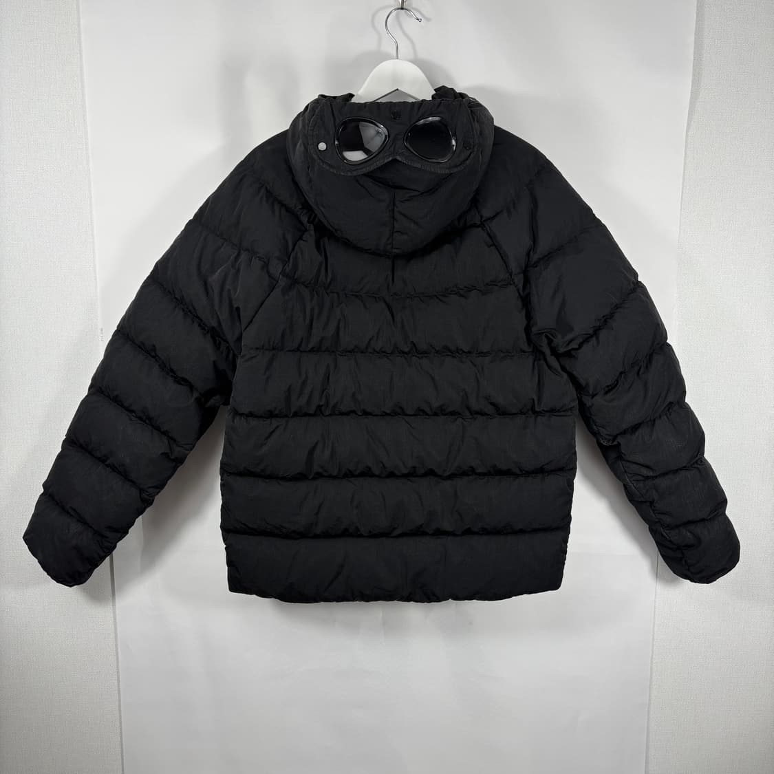 (23FW)CP컴퍼니 에코크롬-R 고글패딩 블랙 50 상품이미지1