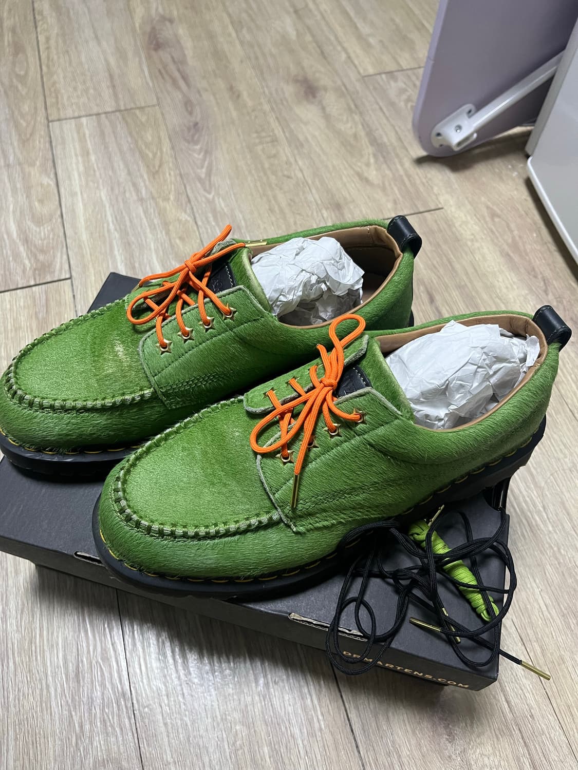 닥터마틴 x 어웨이크 NY 로웰 헤어 온 레더 목 토 슈즈 그린 상품이미지6