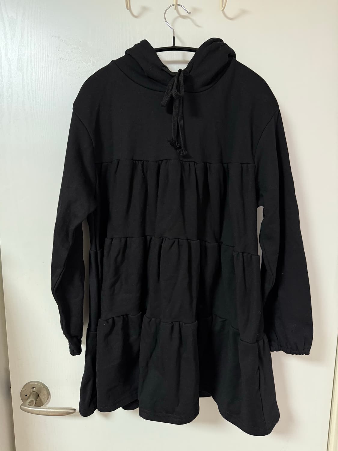 블랙 캉캉 후드 원피스 상품이미지1