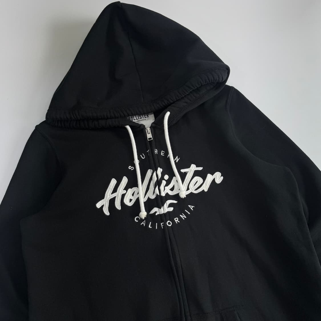 Hollister 홀리스터 레터링 로고 블랙 후드집업 상품이미지4