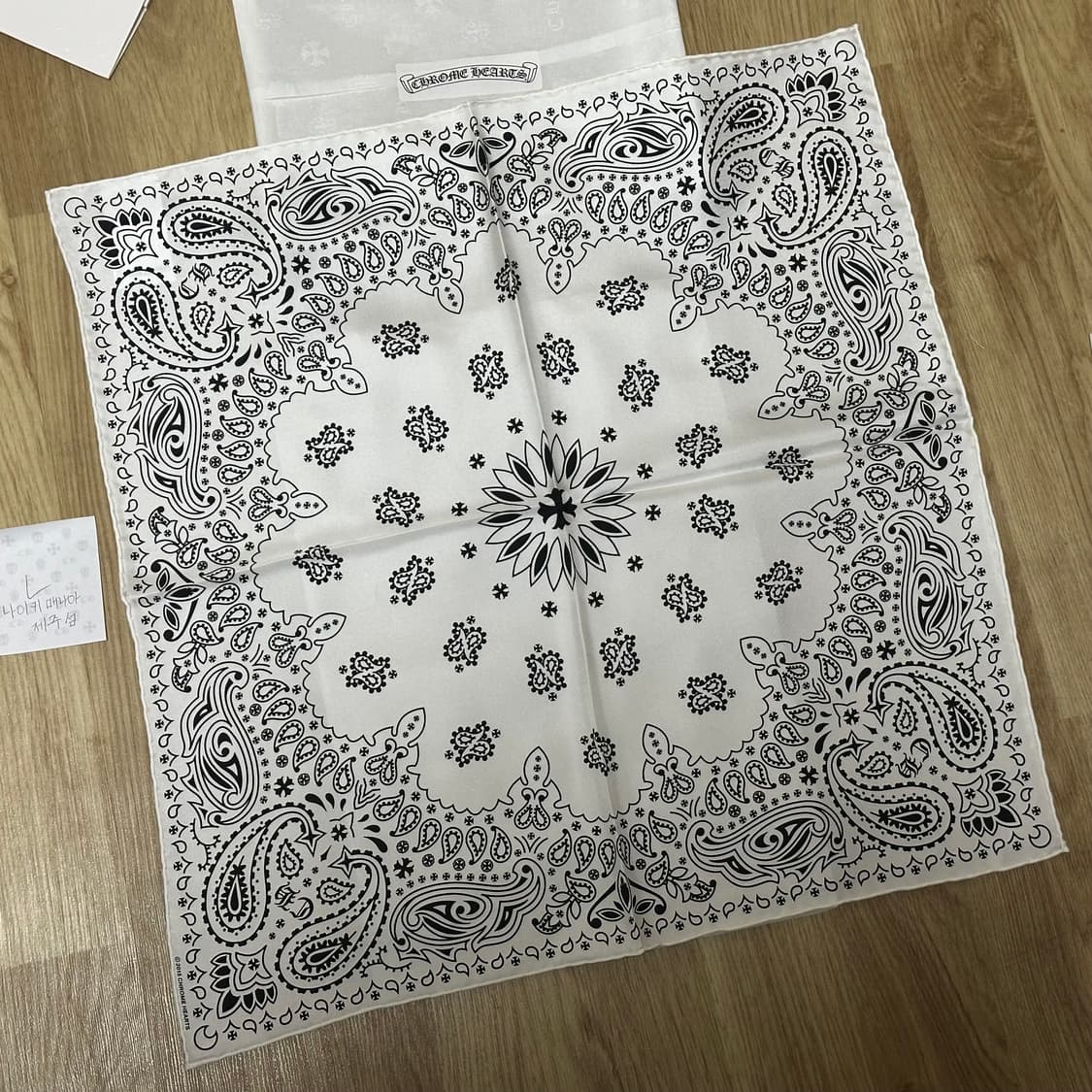 크롬하츠 실크 반다나 화이트  상품이미지1