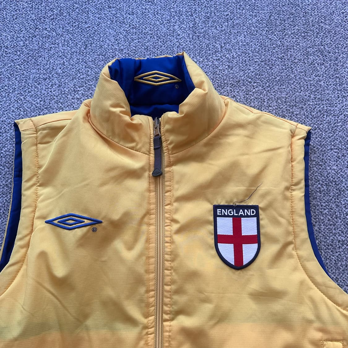 엄브로 옐로우 패딩 조끼 양면 상품이미지2