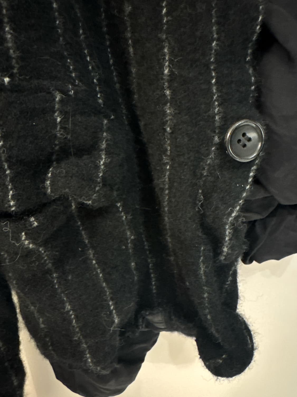 [새상품] 꼼데가르송 22 A/W 블랙 자켓 상품이미지4