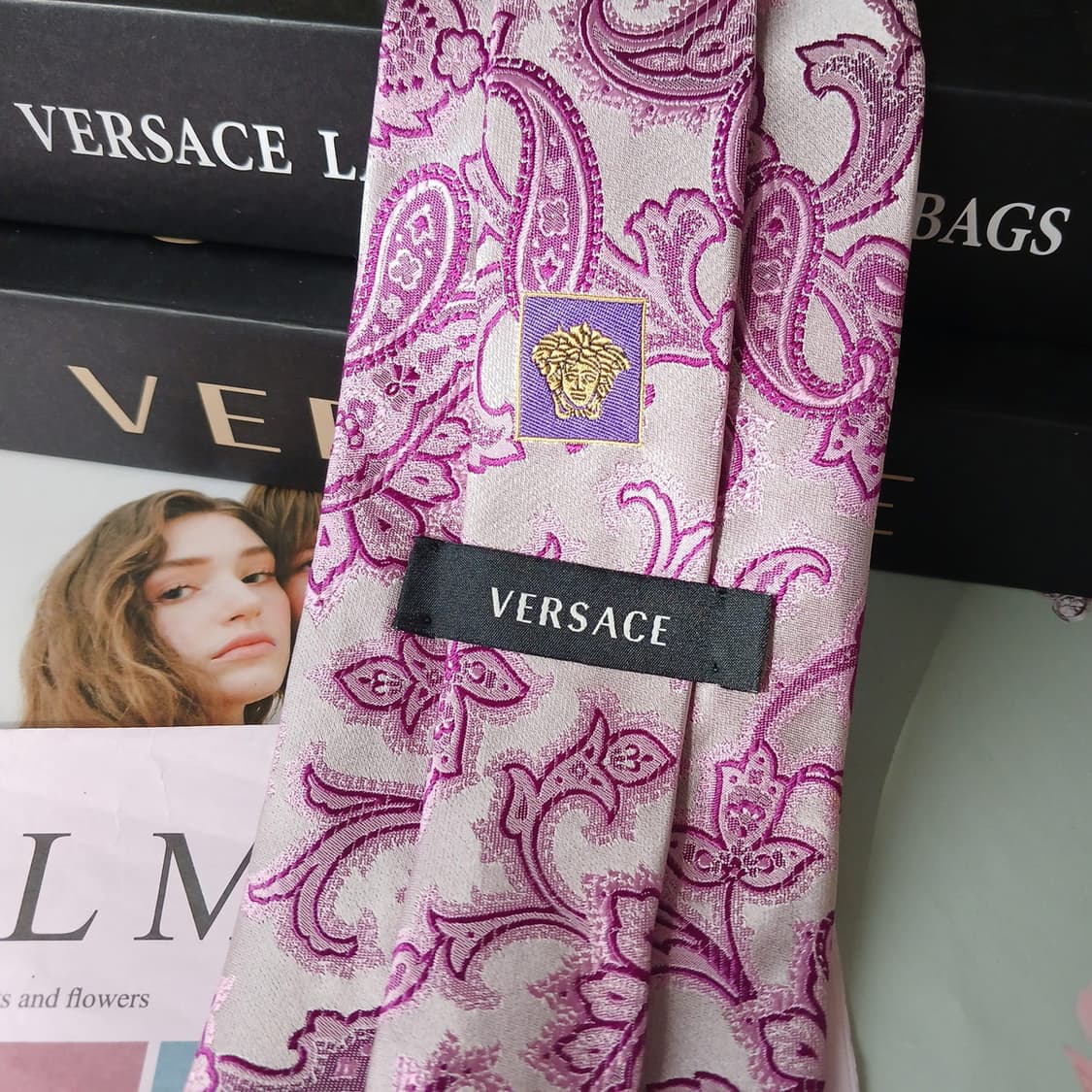 베르사체 넥타이 퍼플 페이즐리 자카드 8.9cm B등급 A19871
 상품이미지3