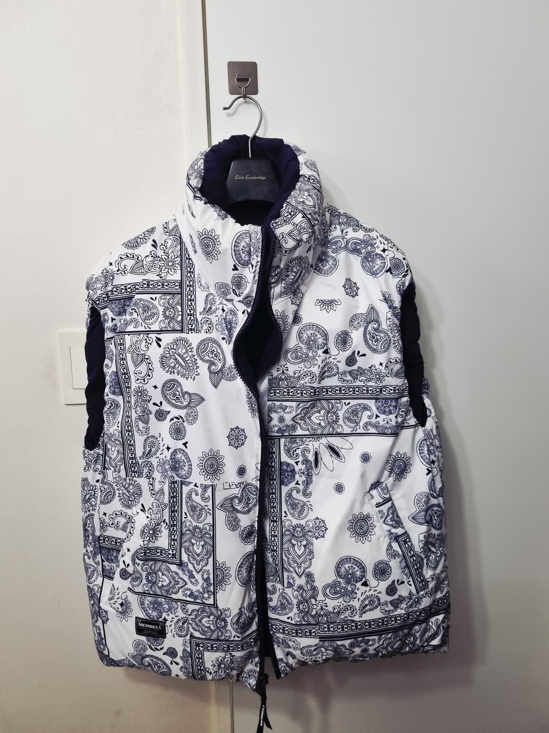 머렐 정품 양면 민소매 오리털패딩 105사이즈 상품이미지3