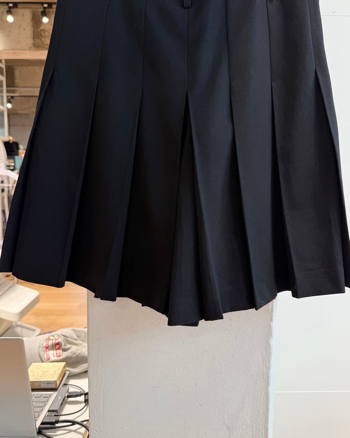 꼼데가르송 블랙 플리츠 스커트 팬츠  상품이미지4