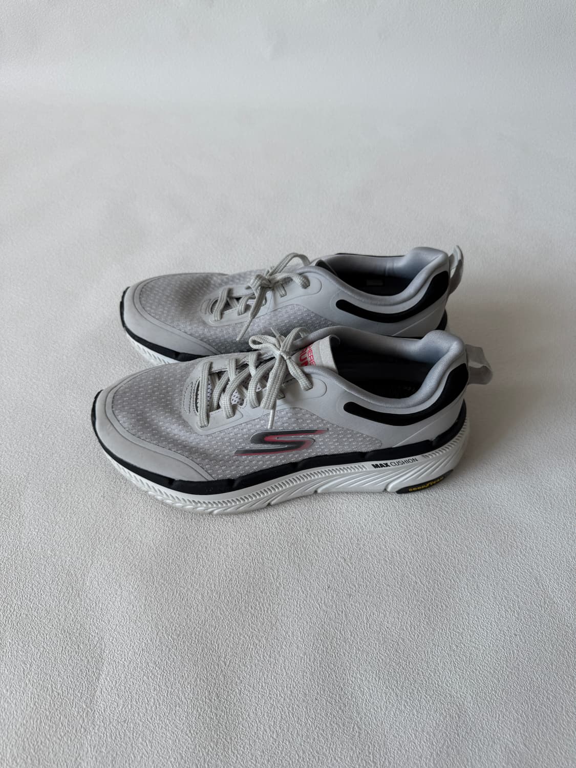 [250]스케쳐스(Skechers) MAX CUSHION 런닝화 상품이미지2