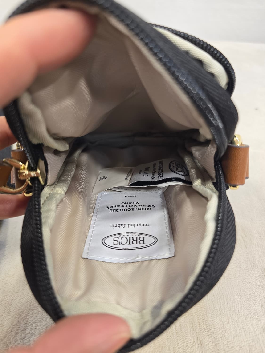 새상품) 브릭스 블랙 폰백 크로스백 상품이미지7