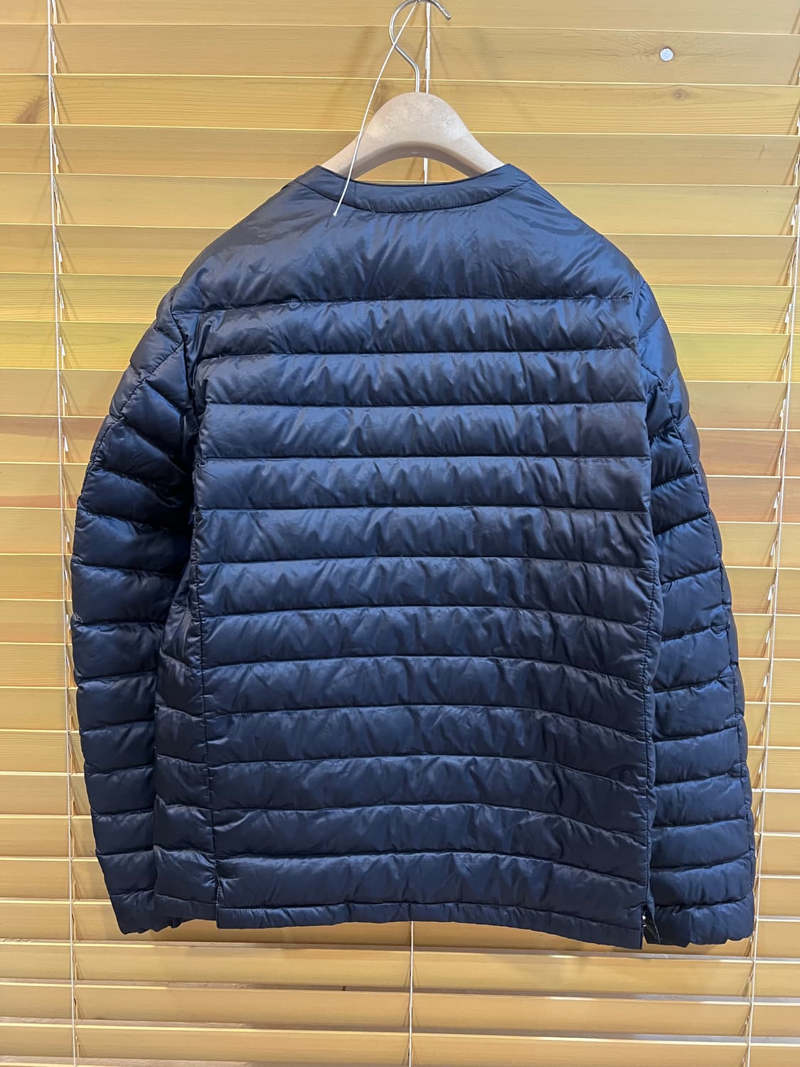 유니클로 남여공용 네이비 다운패딩점퍼 경량패딩점퍼 상품이미지3