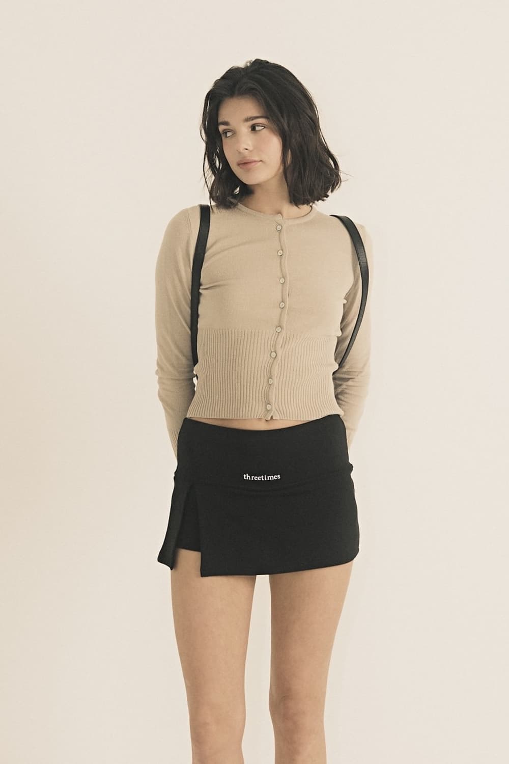 쓰리타임즈 애슬레틱 슬릿 스커트 블랙 상품이미지2