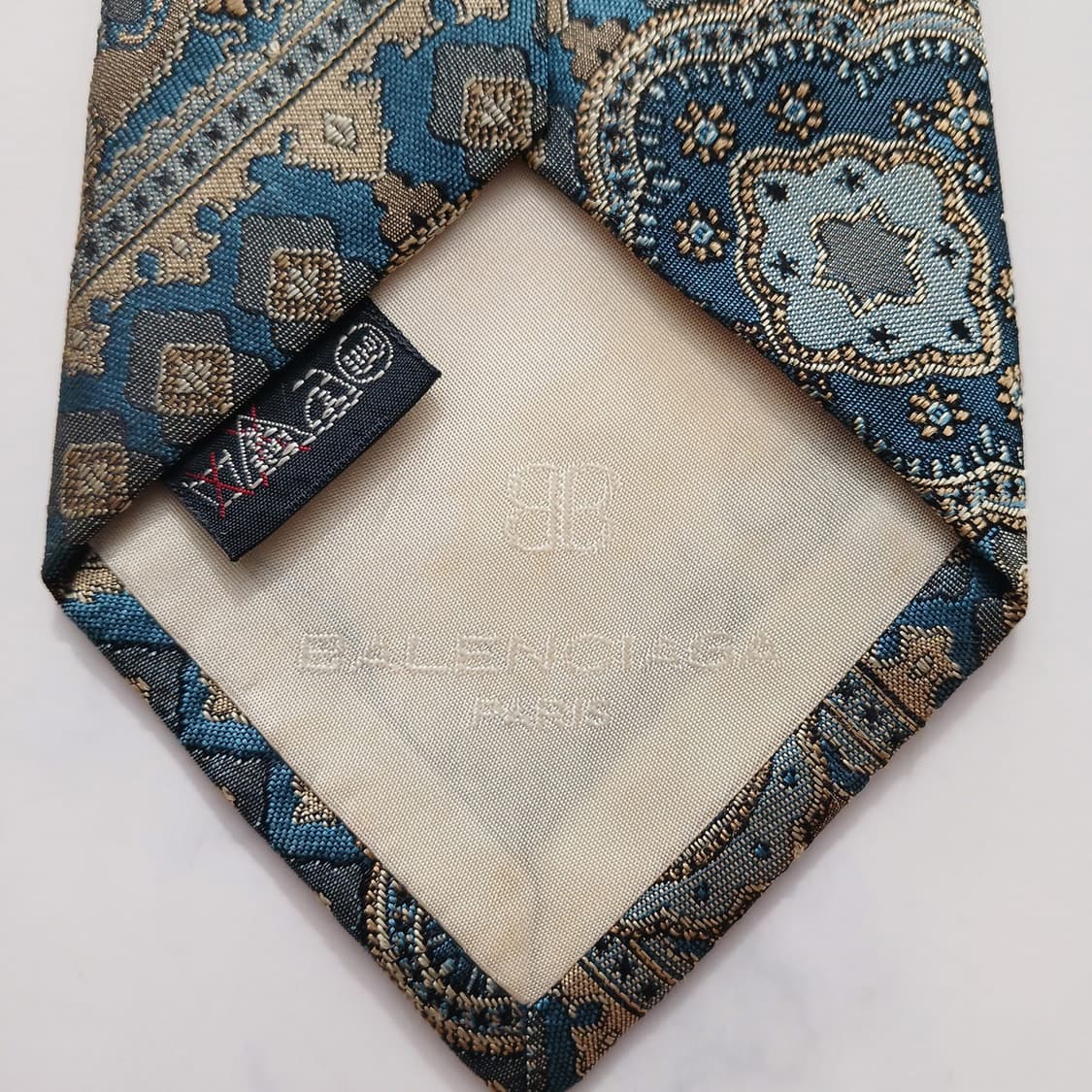 발렌시아가 실크 자카드 패턴 넥타이 9.2cm A등급 A18772
 상품이미지8
