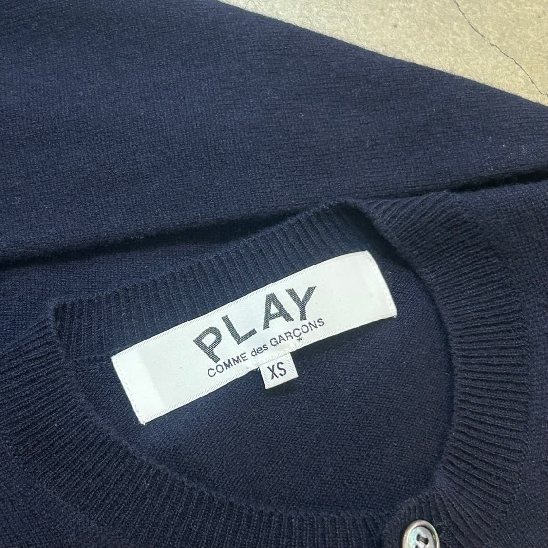 XS 꼼데가르송 네이비 가디건 상품이미지4