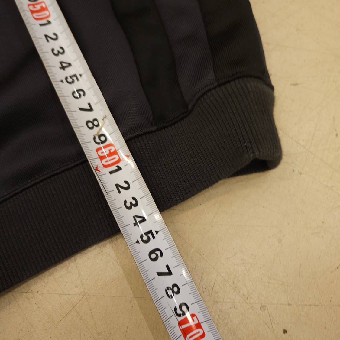 아디다스 이큅먼트 빅로고 트레이닝 탑 상품이미지5