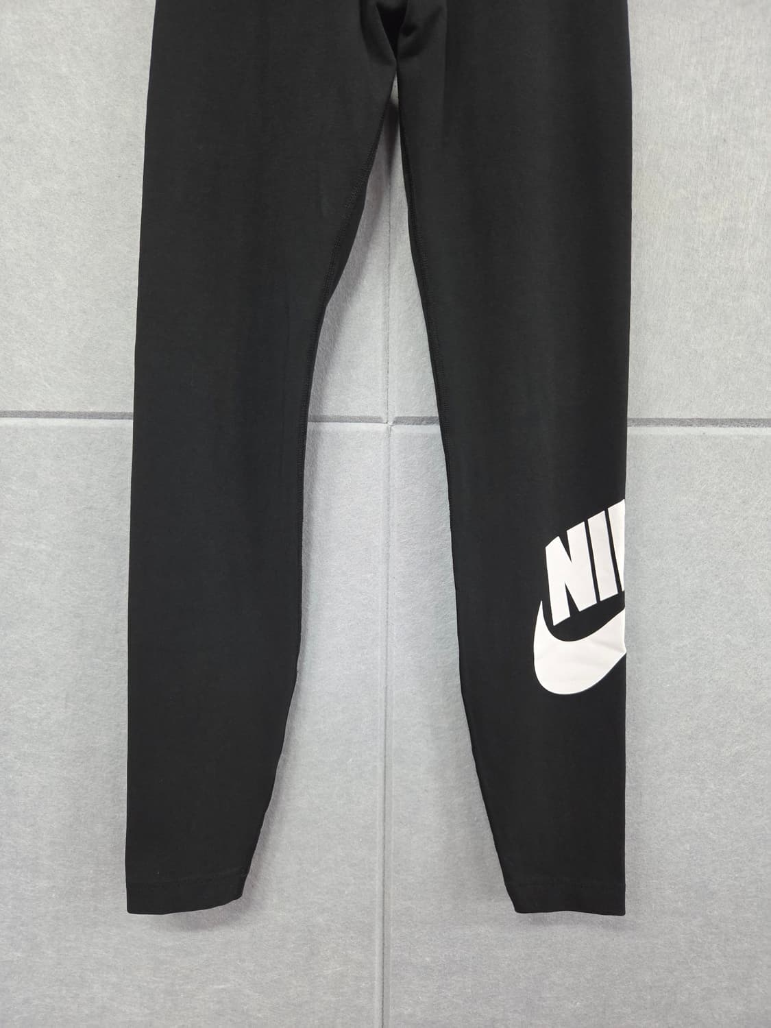 NIKE 나이키 에센셜 하이웨스트 퓨추라 빅로고 레깅스 상품이미지3