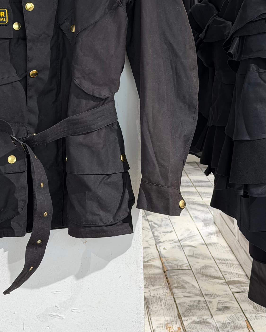 바버 인터내셔널 블랙 하이넥 벨티드 오리지널 왁스 자켓 상품이미지6