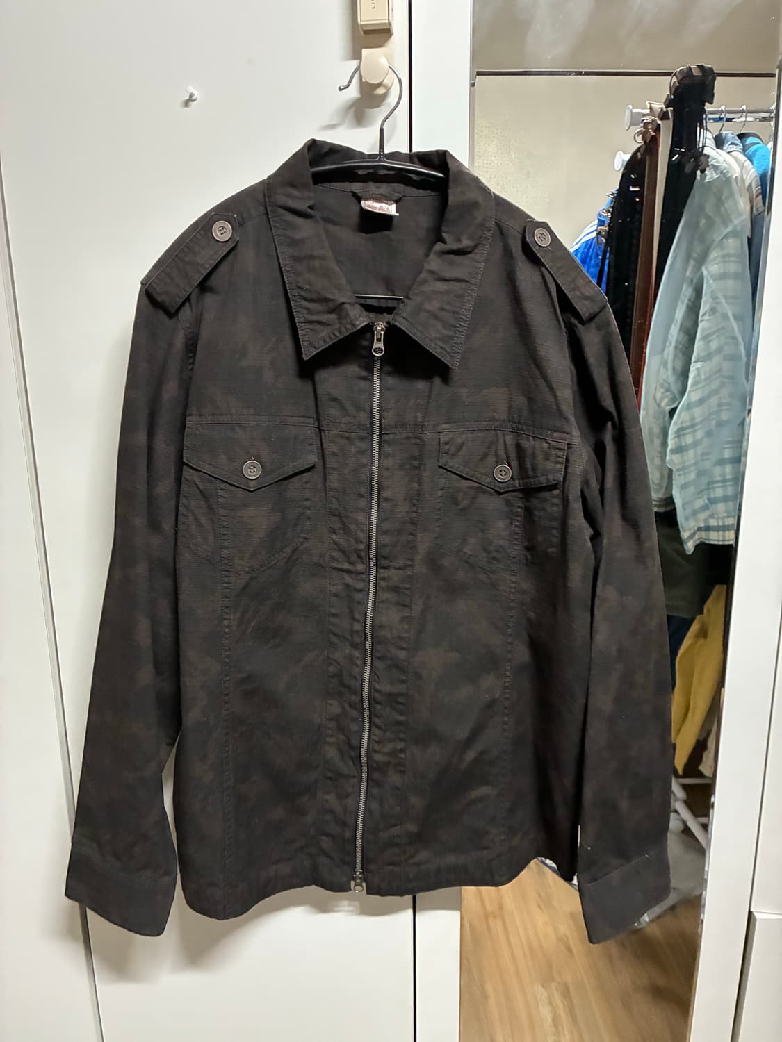 [새상품] 블랙 카모 바람막이 L/100 상품이미지1