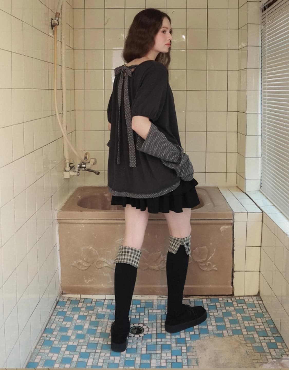 Back ribbon flare top / charcoal 상품이미지2