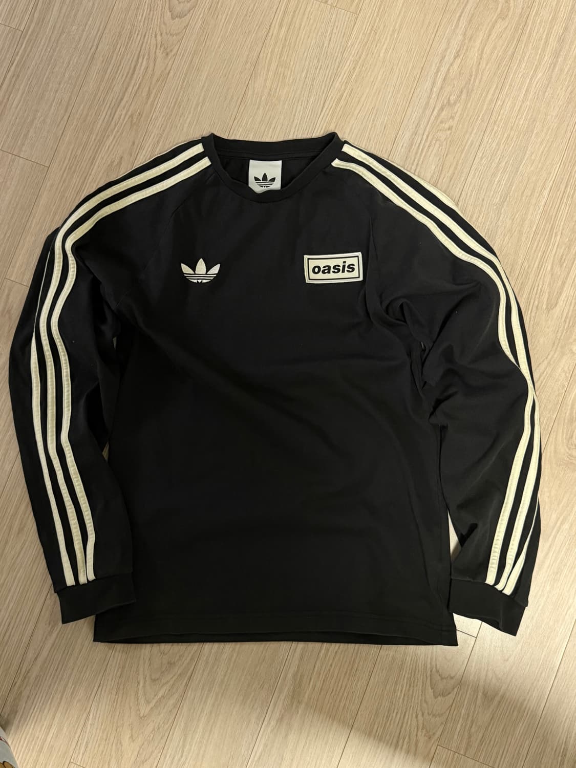 오아시스 아디다스 롱슬리브 상품이미지1