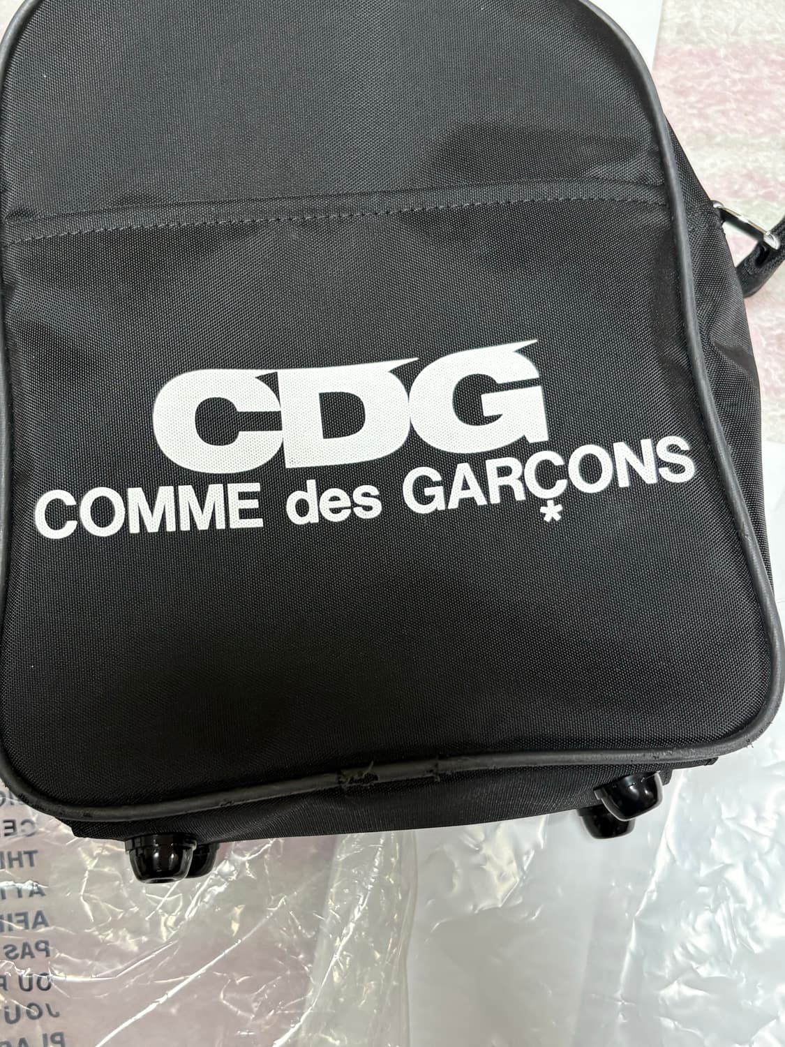 꼼데가르송 CDG 크로스백 (후쿠오카 매장 구매) 상품이미지3