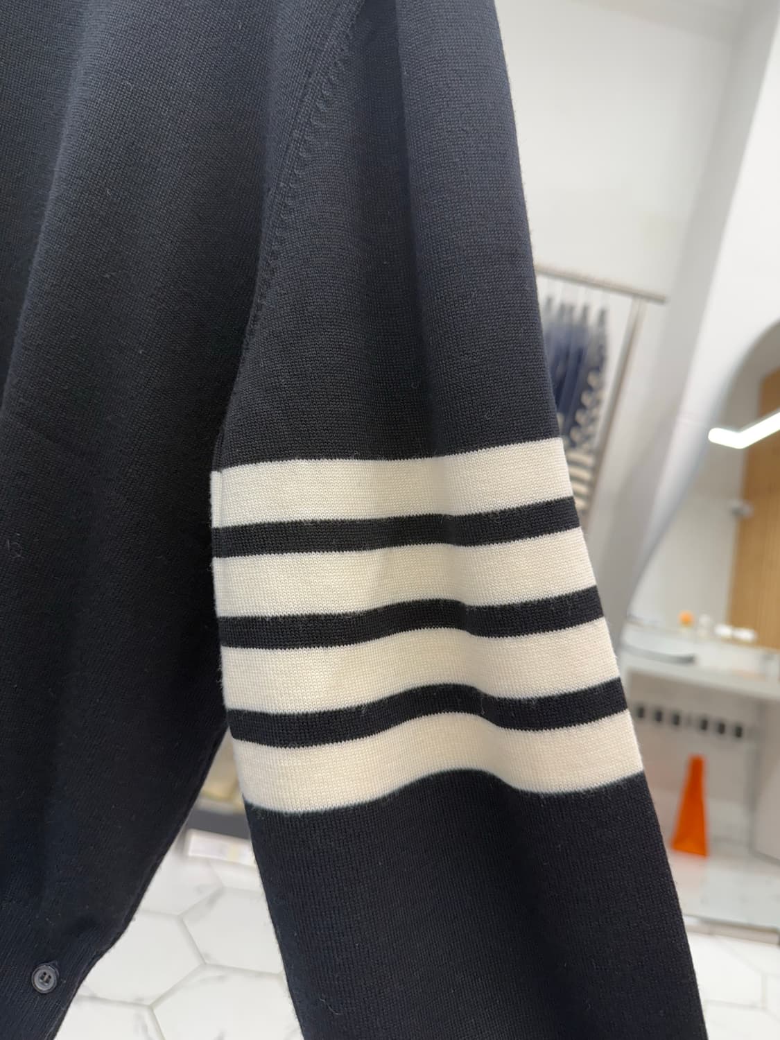 [4] 톰브라운 미스터 톰 아이콘 인타르시아 니트 상품이미지3