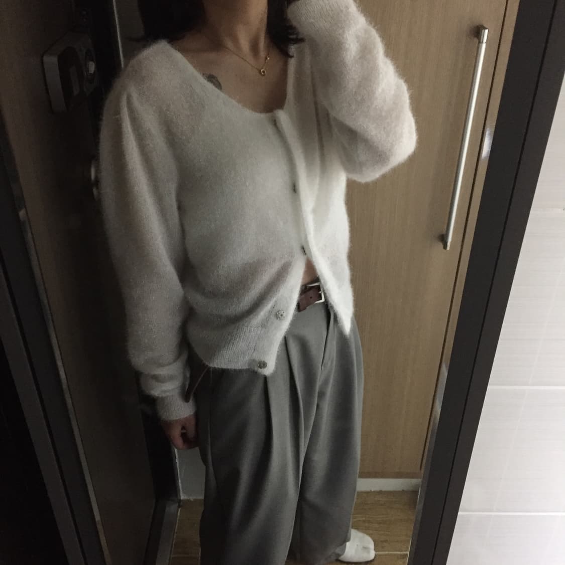 아모멘토 뉴 헤어리 가디건 상품이미지2