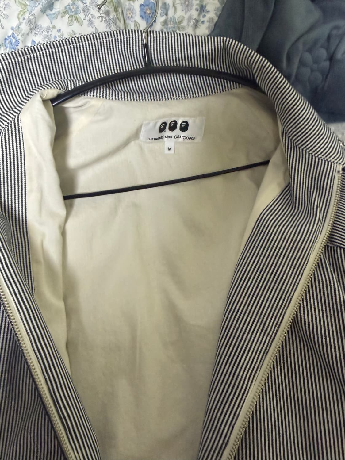 베이프 × 꼼데가르송 히코리 스프라이트 레인 자켓 네이비 - 24SS 상품이미지3