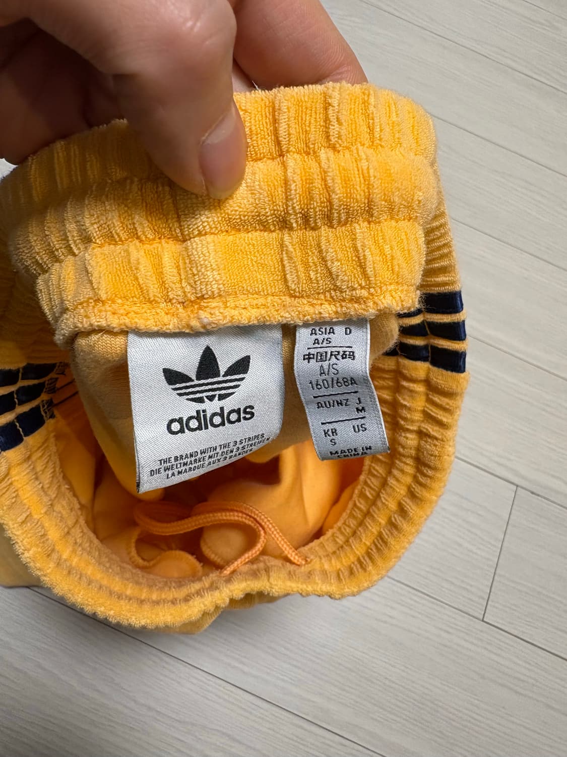 아디다스 타월 소재 쇼츠 S사이즈 오렌지 색상 상품이미지2