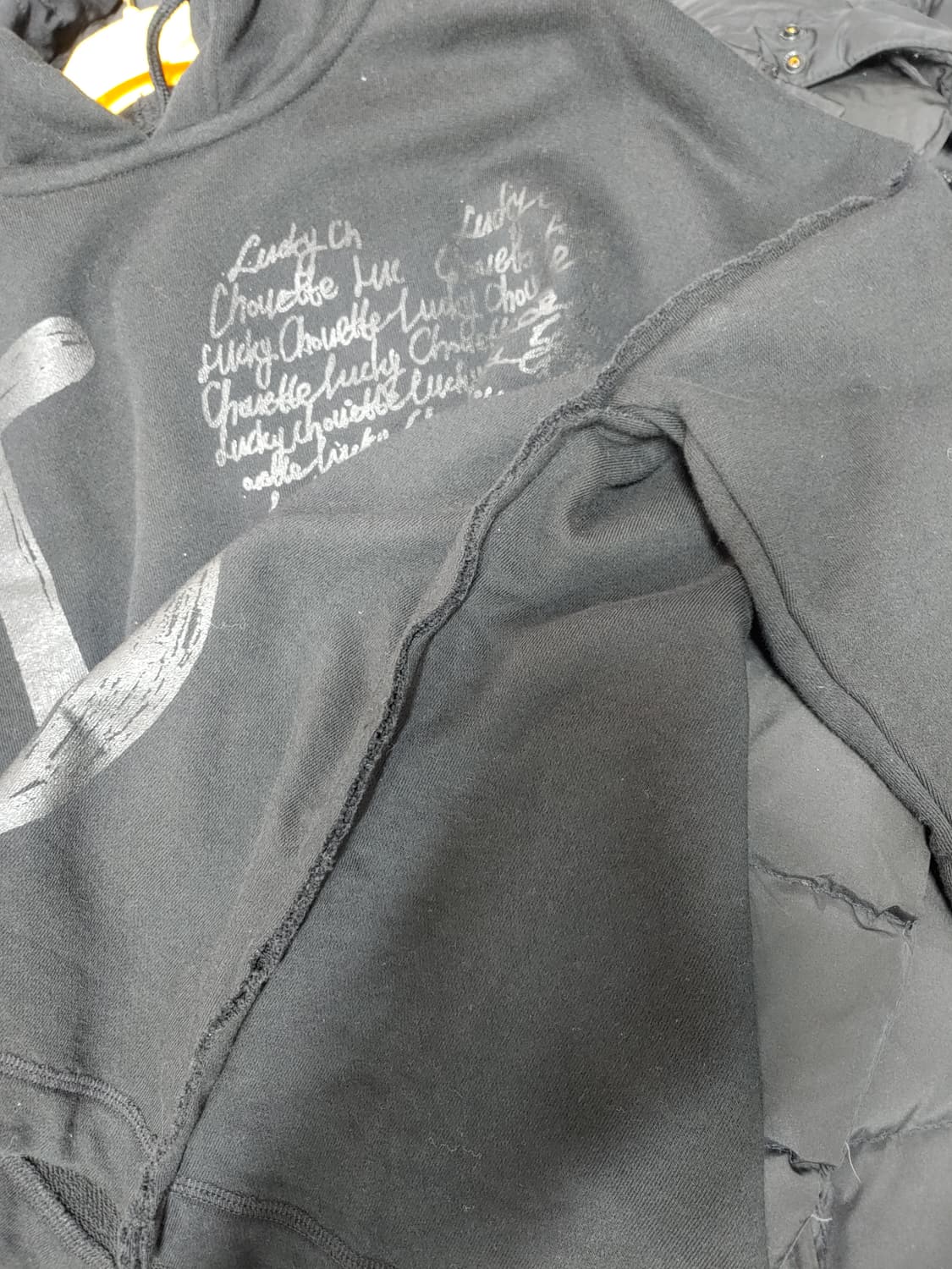 럭키슈에뜨  블랙 프린팅 후드티 여성F 상품이미지3