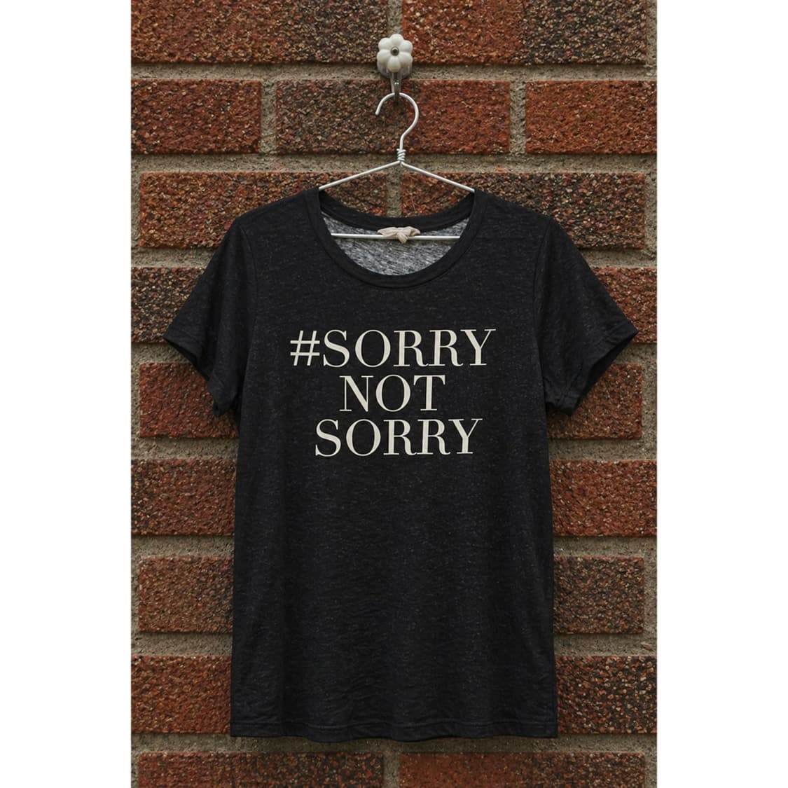 쏘리 낫 쏘리 배드걸 반팔 티셔츠 상품이미지2