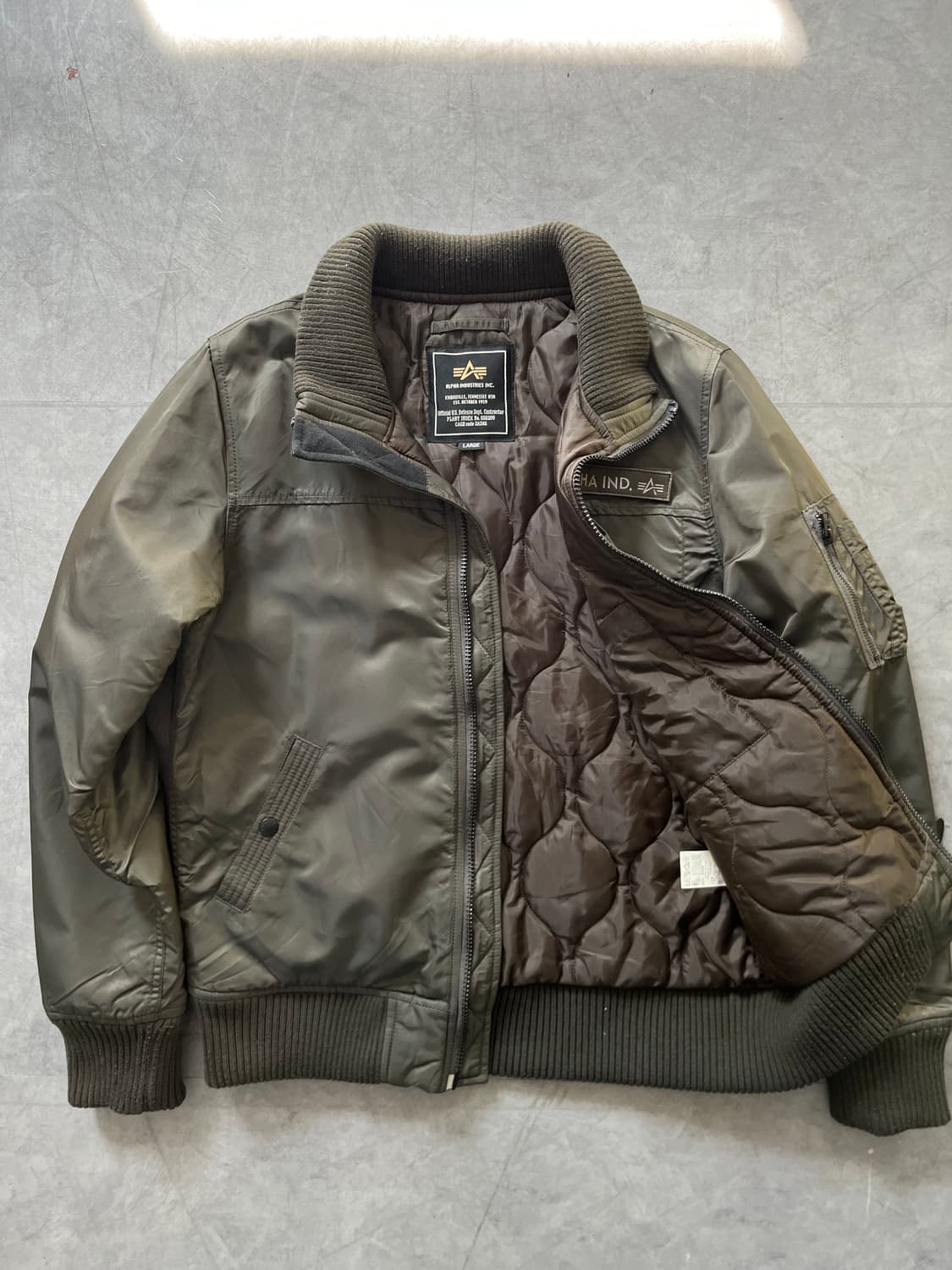 Alpha Industries 알파 인더스트리 카키 봄버 자켓 상품이미지2