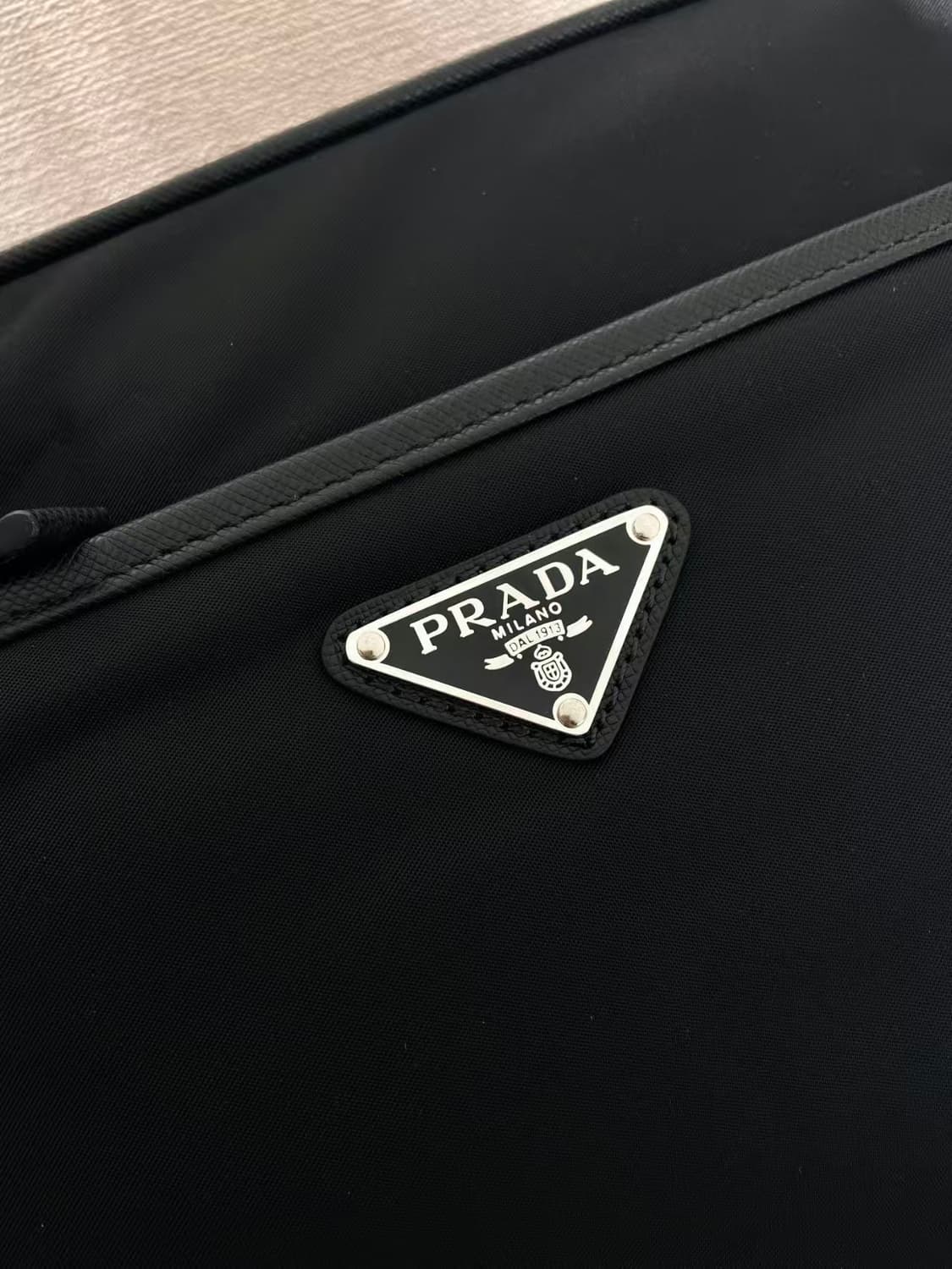 프라다 리나일론 렉탱글 숄더백 블랙 상품이미지5