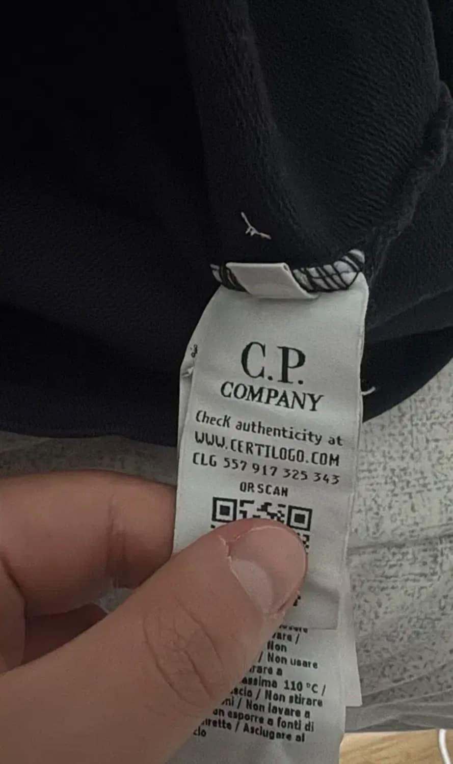 c.p 컴퍼니 블랙 맨투맨 상품이미지4