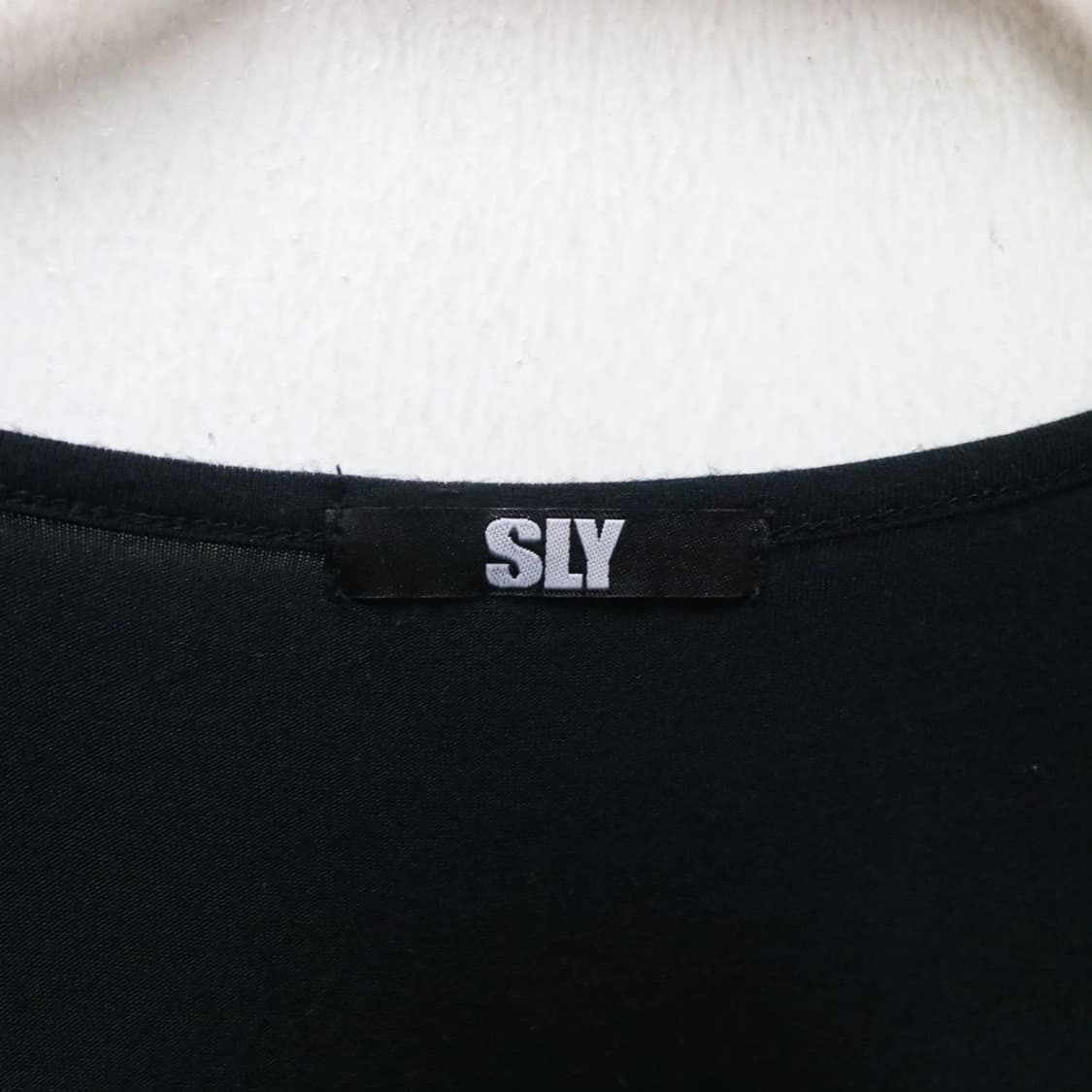 SLY 딥넥 커티드 긴팔 티셔츠 63429 상품이미지8